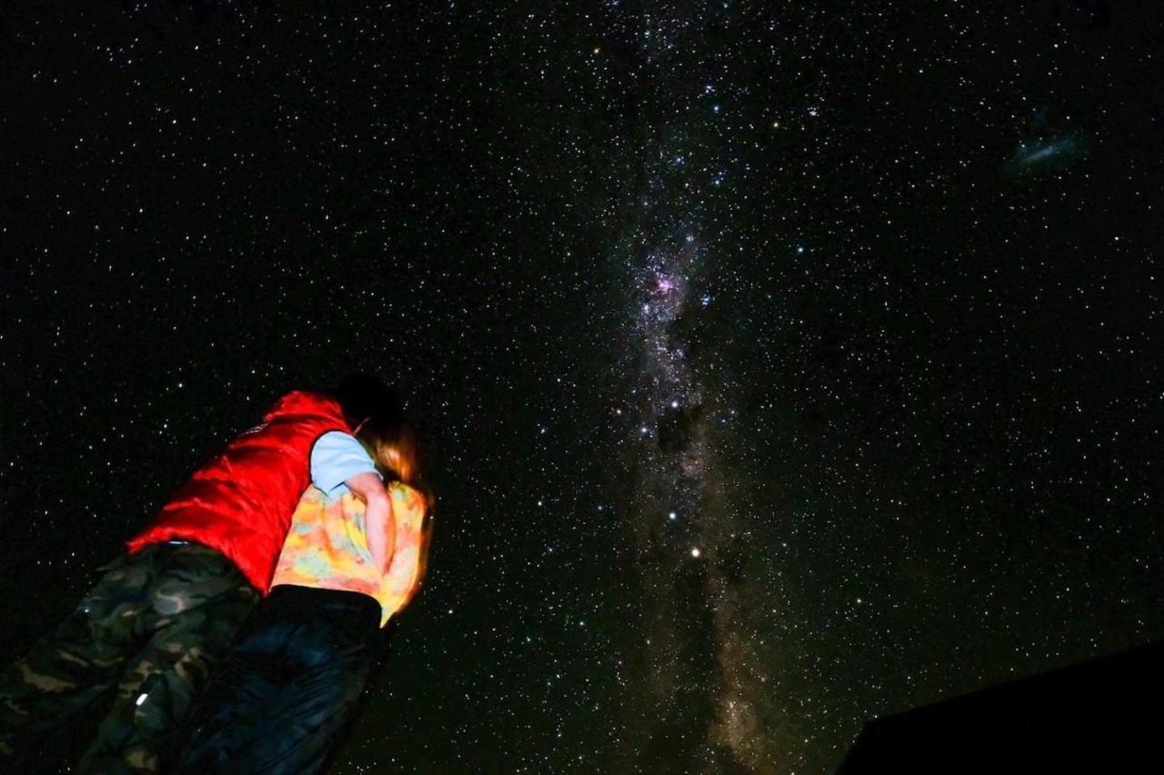 Fiordland Eco-Retreat -- Panoramic Views -- Hot Tub Villa เทอาเนา ภายนอก รูปภาพ