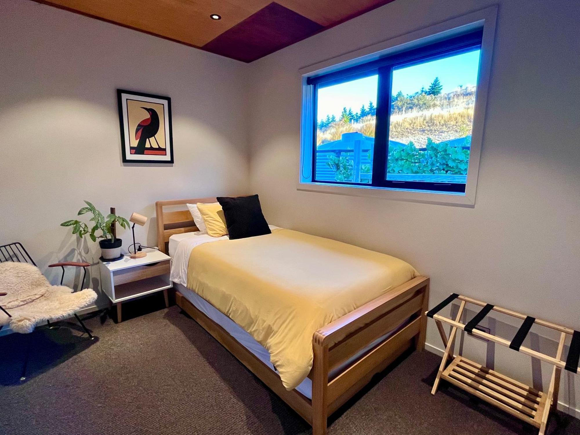 Fiordland Eco-Retreat -- Panoramic Views -- Hot Tub Villa เทอาเนา ภายนอก รูปภาพ